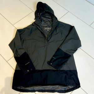 Women’s Eddie Bauer pull over Weatheregde outer layer